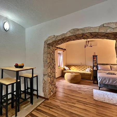 Apartment Chic Old Town With Patio Sarajevo